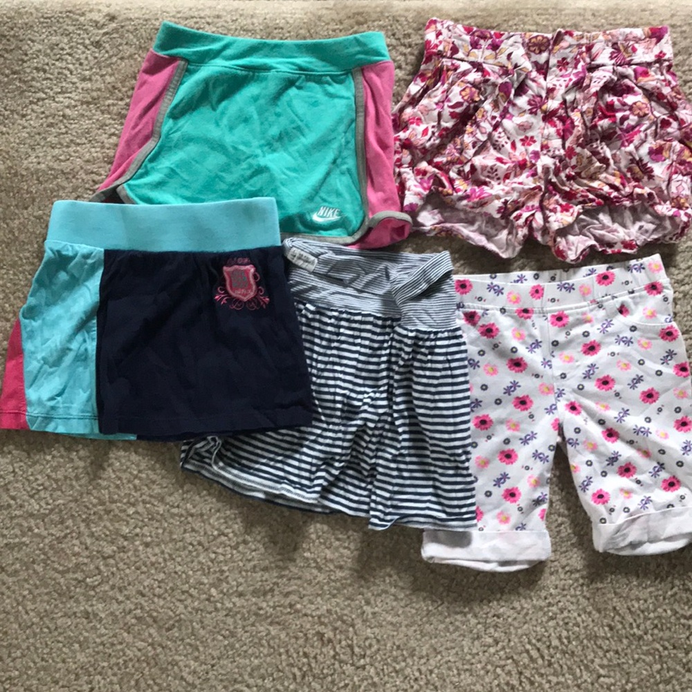 Nike Skirt and shorts for little girls (size 5)